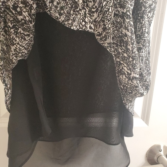 Bundle Only:Violet and Claire Black White Double Layered Tank Blouse Size Medium - Picture 9 of 11